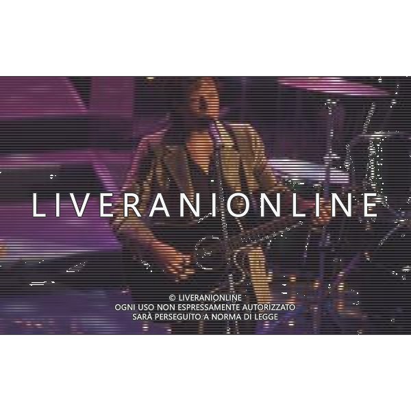 DIAP-RETROSPETTIVA BON JOVI CANTANTE NELLA FOTO BON JOVI A SANREMO NELL\'ANNO 1996 AG ALDO LIVERANI SAS