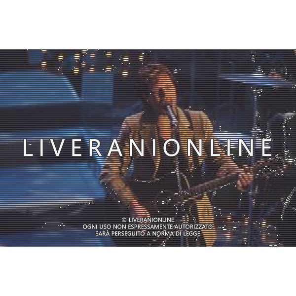 DIAP-RETROSPETTIVA BON JOVI CANTANTE NELLA FOTO BON JOVI A SANREMO NELL\'ANNO 1996 AG ALDO LIVERANI SAS