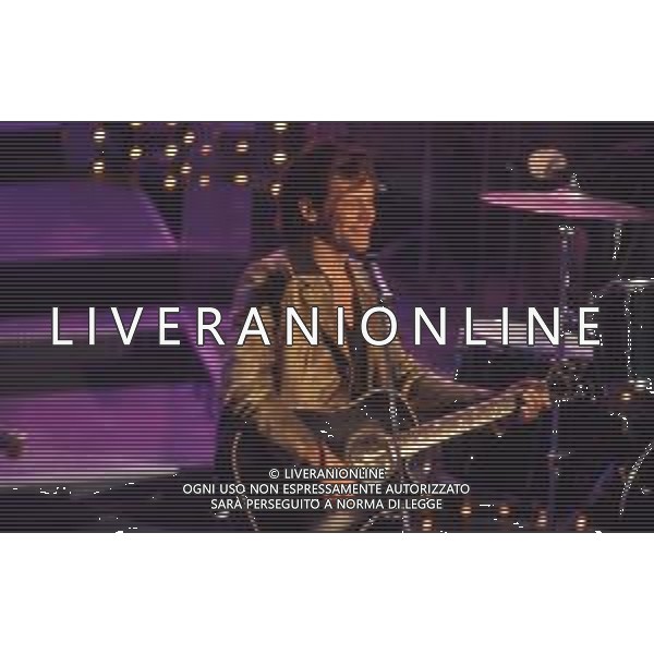 DIAP-RETROSPETTIVA BON JOVI CANTANTE NELLA FOTO BON JOVI A SANREMO NELL\'ANNO 1996 AG ALDO LIVERANI SAS
