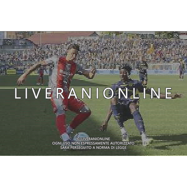 Romano Floriani Mussolini of US Cremonese competes for the ball with Abdoulaye Niakhate of Parma AC during US Cremonese vs Parma Calcio, 4° Serie A Enilive 2025-26 game at Renato Zini stadium in Cremona (CR), Italy, on September 21, 2025. (Photo by Davide Casentini) - AGENZIA ALDO LIVERANI