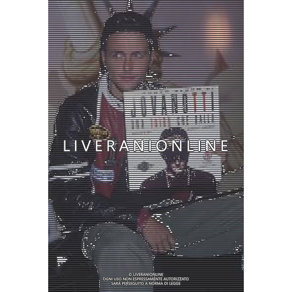 DIAP-RETROSPETTIVA LORENZO JOVANOTTI CANTANTE NELLA FOTO LORENZO JOVANOTTI PRESENTA IL SUO NUOVO DISCO “LA TRIBU\' CHE BALLA “NELL\'ANNO 1991 AG ALDO LIVERANI SAS