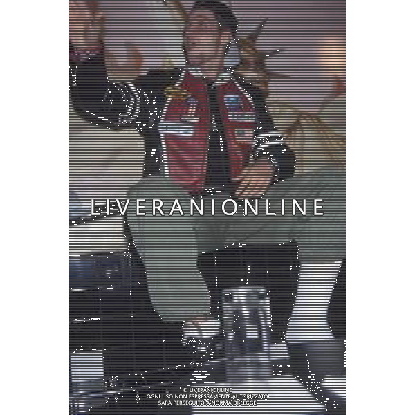 DIAP-RETROSPETTIVA LORENZO JOVANOTTI CANTANTE NELLA FOTO LORENZO JOVANOTTI PRESENTA IL SUO NUOVO DISCO “LA TRIBU\' CHE BALLA “NELL\'ANNO 1991 AG ALDO LIVERANI SAS