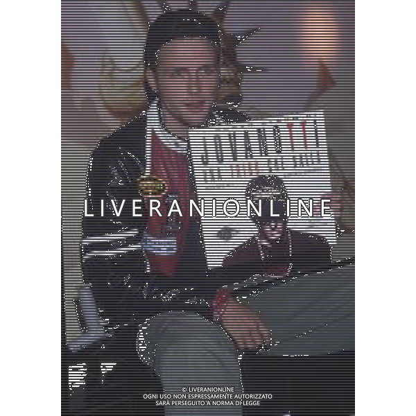 DIAP-RETROSPETTIVA LORENZO JOVANOTTI CANTANTE NELLA FOTO LORENZO JOVANOTTI PRESENTA IL SUO NUOVO DISCO “LA TRIBU\' CHE BALLA “NELL\'ANNO 1991 AG ALDO LIVERANI SAS