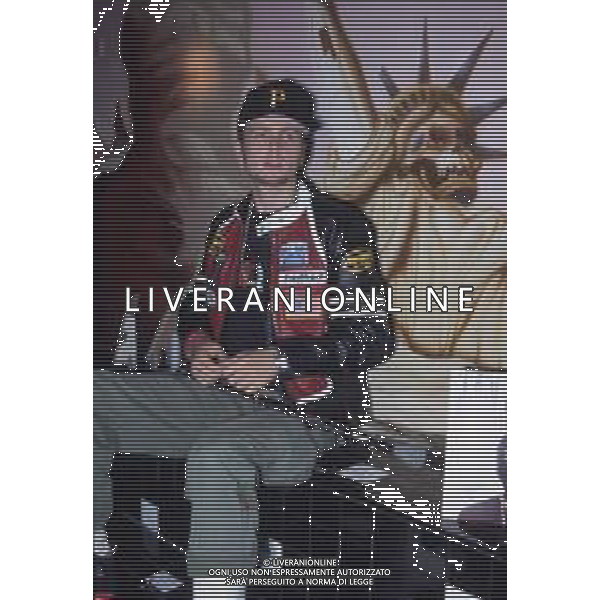 DIAP-RETROSPETTIVA LORENZO JOVANOTTI CANTANTE NELLA FOTO LORENZO JOVANOTTI PRESENTA IL SUO NUOVO DISCO “LA TRIBU\' CHE BALLA “NELL\'ANNO 1991 AG ALDO LIVERANI SAS