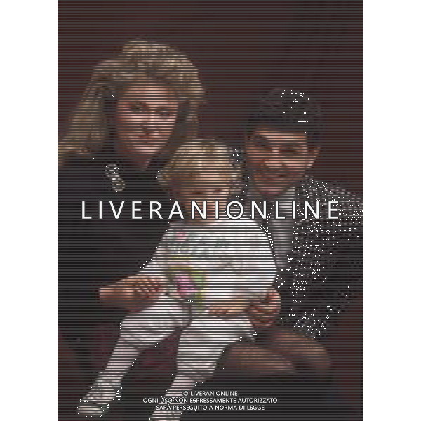 DIAP-RETROSPETTIVA PATRIZIO OLIVA PUGILE NELLA FOTO PATRIZIO OLIVA CON LA MOGLIE NILIA SOLE E FIGLIA AG ALDO LIVERANI SAS