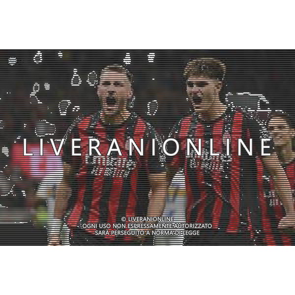 Milan vs Lecce nella foto Santiago Gimenez (Milan) e Davide Bartesaghi (Milan) esultanza dopo il gol dell\'1 a 0 Milano 23-09-2025 Stadio Giuseppe Meazza - San Siro Milan vs Lecce Coppa Italia Frecciarossa - sedicesimi di finale foto Roberto Garavaglia/Agenzia Aldo Liverani sas