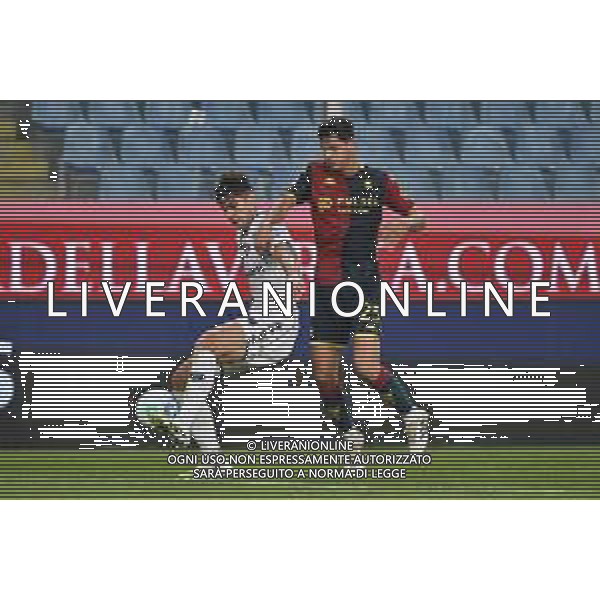 TVRG Genoa vs Empoli nella foto Gabriele Guarino (Empoli) e Valentin Carboni (Genoa) Genova 25-09-2025 Stadio Luigi Ferraris - Marassi Genoa vs Empoli Coppa Italia Frecciarossa - sedicesimi di finale foto Roberto Garavaglia/Agenzia Aldo Liverani sas