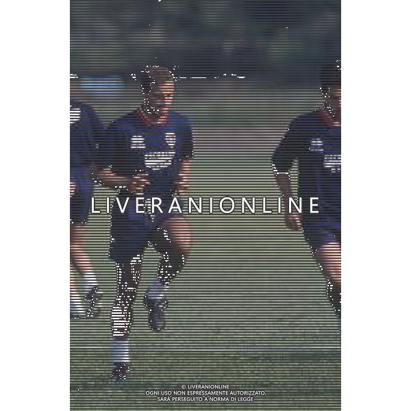 DIAP-RETROSPETTIVA CHRISTIAN LANTIGNOTTI CALCIATORE NELLA FOTO CHRISTIAN LANTIGNOTTI CON LA MAGLIA DEL CAGLIARI CALCIO NELL\'ANNO 1994 AG ALDO LIVERANI SAS 