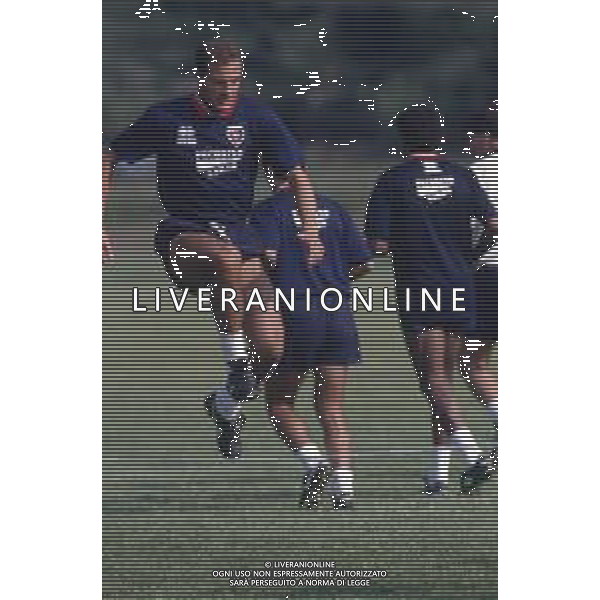 DIAP-RETROSPETTIVA CHRISTIAN LANTIGNOTTI CALCIATORE NELLA FOTO CHRISTIAN LANTIGNOTTI CON LA MAGLIA DEL CAGLIARI CALCIO NELL\'ANNO 1994 AG ALDO LIVERANI SAS 