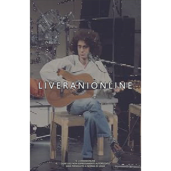 DIAP-RETROSPETTIVA ANGELO BRANDUARDI CANTANTE NELLA FOTO ANGELO BRANDUARDI AG ALDO LIVERANI SAS 