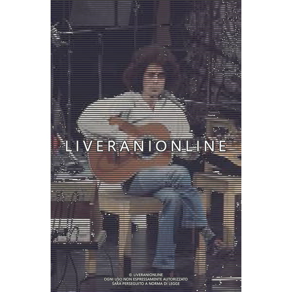 DIAP-RETROSPETTIVA ANGELO BRANDUARDI CANTANTE NELLA FOTO ANGELO BRANDUARDI AG ALDO LIVERANI SAS 