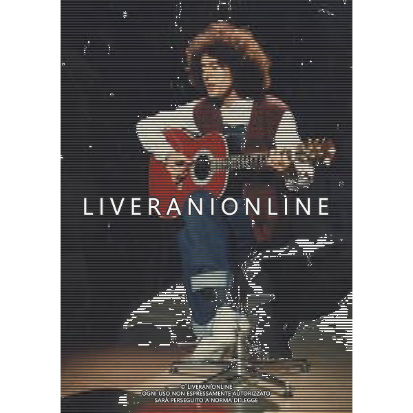 ST-RETROSPETTIVA ANGELO BRANDUARDI CANTANTE NELLA FOTO ANGELO BRANDUARDI AG ALDO LIVERANI SAS