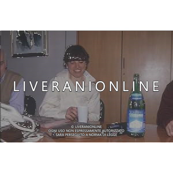 DIAP-RETROSPETTIVA MANUELA DI CENTA FONDISTA NELLA FOTO MANUELA DI CENTA OSPITE DELLA REDAZIONE DELLA GAZZETTA DELLO SPORT NELL\'ANNO 1996 AG ALDO LIVERANI SAS DIAP-RETROSPETTIVA MANUELA DI CENTA FONDISTA NELLA FOTO MANUELA DI CENTA NELL\'\'ANNO 1996 OSPITE DELLA REDAZIONE GAZZETTA DELLO SPORT PER UN INTERVISTA NELL\'ANNO 1996 AG ALDO LIVERANI SAS