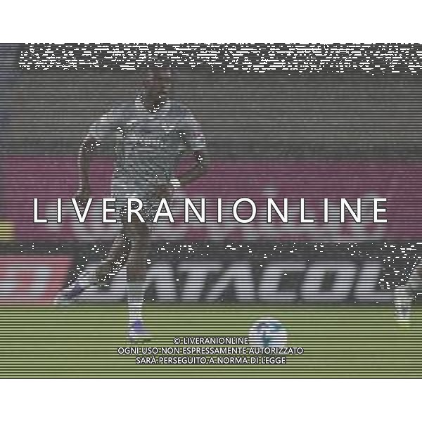 Cheikh Niasse of Hellas Verona FC play the ball during Hellas Verona FC vs Venezia FC, 16° leg of Coppa Italia Frecciarossa 2025-26 game at Marcantonio Bentegodi stadium in Verona (VR), Italy, on September 24, 2025. (Photo by Davide Casentini)- AGENZIA ALDO LIVERANI SAS