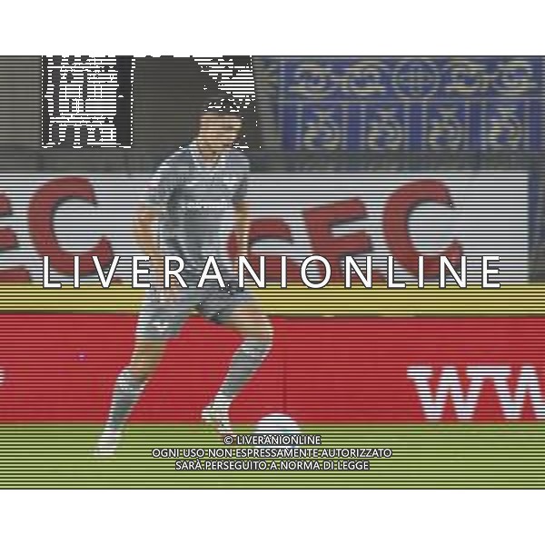 Tobias Slotsager of Hellas Verona FC play the ball during Hellas Verona FC vs Venezia FC, 16° leg of Coppa Italia Frecciarossa 2025-26 game at Marcantonio Bentegodi stadium in Verona (VR), Italy, on September 24, 2025. (Photo by Davide Casentini)- AGENZIA ALDO LIVERANI SAS