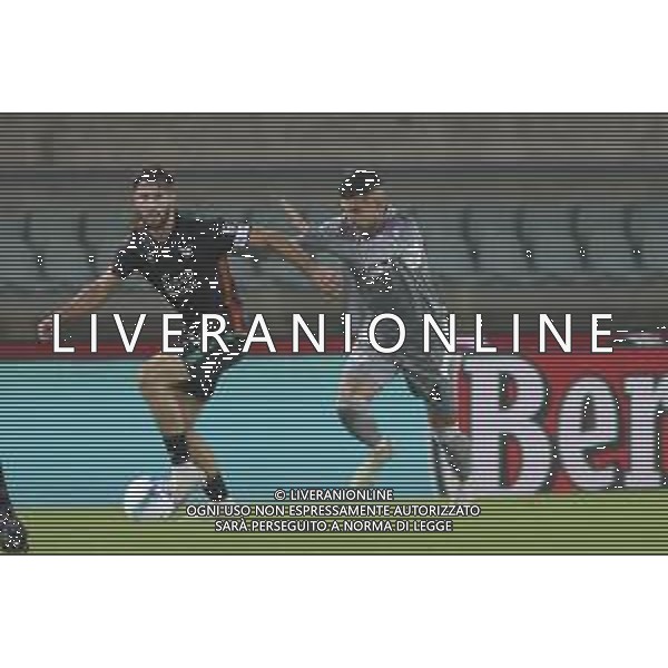 Marin Sverko of Venezia FC competes for the ball with Jesus Santiago Perez "Yellu" of Hellas Verona FC during Hellas Verona FC vs Venezia FC, 16° leg of Coppa Italia Frecciarossa 2025-26 game at Marcantonio Bentegodi stadium in Verona (VR), Italy, on September 24, 2025. (Photo by Davide Casentini)- AGENZIA ALDO LIVERANI SAS