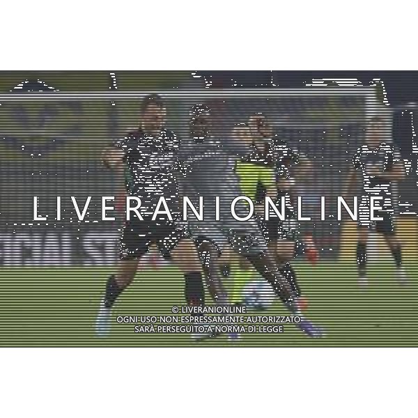 Emil Bohinen of Venezia FC competes for the ball with Cheikh Niasse of Hellas Verona FC during Hellas Verona FC vs Venezia FC, 16° leg of Coppa Italia Frecciarossa 2025-26 game at Marcantonio Bentegodi stadium in Verona (VR), Italy, on September 24, 2025. (Photo by Davide Casentini)- AGENZIA ALDO LIVERANI SAS