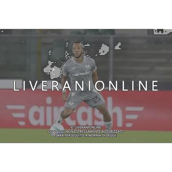 Enzo Ebosse of Hellas Verona play the ball during Hellas Verona FC vs Venezia FC, 16° leg of Coppa Italia Frecciarossa 2025-26 game at Marcantonio Bentegodi stadium in Verona (VR), Italy, on September 24, 2025. (Photo by Davide Casentini)- AGENZIA ALDO LIVERANI SAS