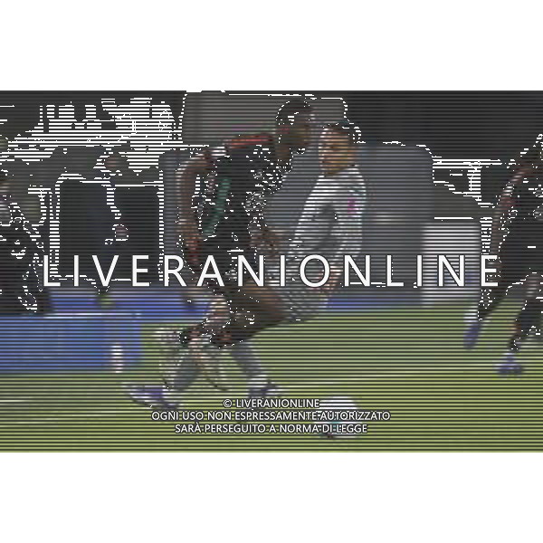 Giovane Santana do Nascimiento of Hellas Verona FC battle for the ball with Ahmed Sidibé of Venezia FC during Hellas Verona FC vs Venezia FC, 16° leg of Coppa Italia Frecciarossa 2025-26 game at Marcantonio Bentegodi stadium in Verona (VR), Italy, on September 24, 2025. (Photo by Davide Casentini)- AGENZIA ALDO LIVERANI SAS