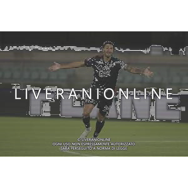 Nunzio Lella of Venezia FC celebrates after scoring the penalty of victory during Hellas Verona FC vs Venezia FC, 16° leg of Coppa Italia Frecciarossa 2025-26 game at Marcantonio Bentegodi stadium in Verona (VR), Italy, on September 24, 2025. (Photo by Davide Casentini)- AGENZIA ALDO LIVERANI SAS