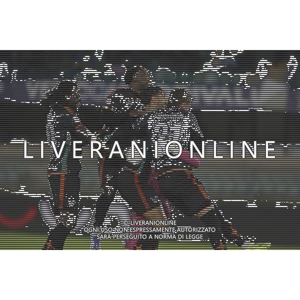 Venezia players celebrate the victory at the end of Hellas Verona FC vs Venezia FC, 16° leg of Coppa Italia Frecciarossa 2025-26 game at Marcantonio Bentegodi stadium in Verona (VR), Italy, on September 24, 2025. (Photo by Davide Casentini)- AGENZIA ALDO LIVERANI SAS