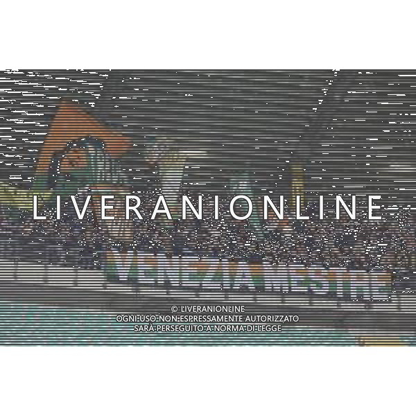 Tifosi - Venezia fans show their support during Hellas Verona FC vs Venezia FC, 16° leg of Coppa Italia Frecciarossa 2025-26 game at Marcantonio Bentegodi stadium in Verona (VR), Italy, on September 24, 2025. (Photo by Davide Casentini)- AGENZIA ALDO LIVERANI SAS