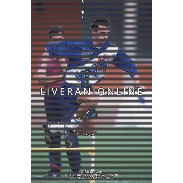 DIAP-RETROSPETTIVA ROBERTO RAMBAUDI CALCIATORE NELLA FOTO ROBERTO RAMBAUDI CON LA MAGLIA DELLA NAZIONALE ITALIANA NELL\'ANNO 1994-1995 AG ALDO LIVERANI SAS