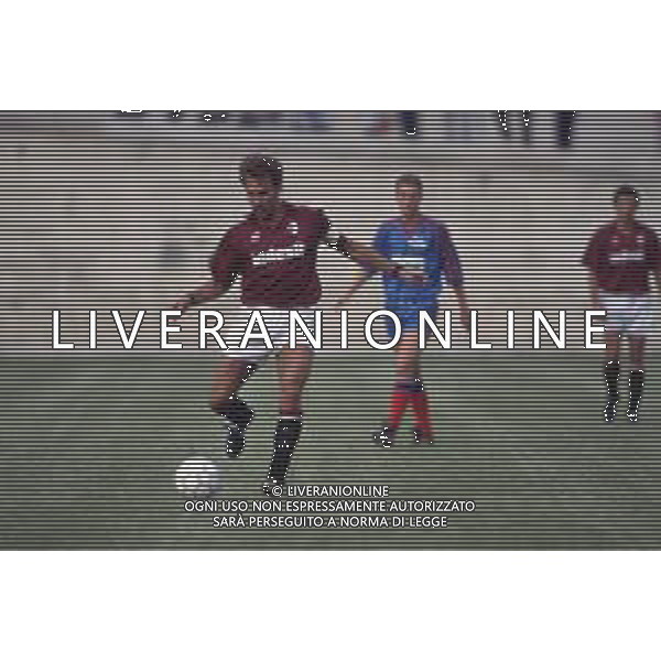 DIAP-RETROSPETTIVA MARTIN VASQUEZ CALCIATORE NELLA FOTO MARTIN VASQUEZ CON LA MAGLIA DEL TORINO CALCIO NELL\'ANNO 1990-1991 AG ALDO LIVERANI SAS