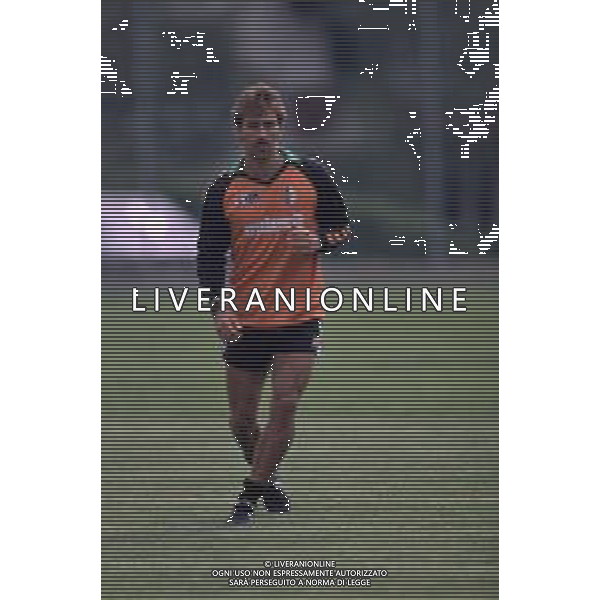 DIAP-RETROSPETTIVA MARTIN VASQUEZ CALCIATORE NELLA FOTO MARTIN VASQUEZ CON LA MAGLIA DEL TORINO CALCIO NELL\'ANNO 1990-1991 AG ALDO LIVERANI SAS