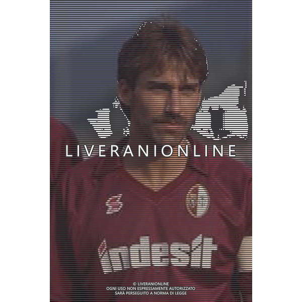 DIAP-RETROSPETTIVA MARTIN VASQUEZ CALCIATORE NELLA FOTO MARTIN VASQUEZ CON LA MAGLIA DEL TORINO CALCIO NELL\'ANNO 1990-1991 AG ALDO LIVERANI SAS