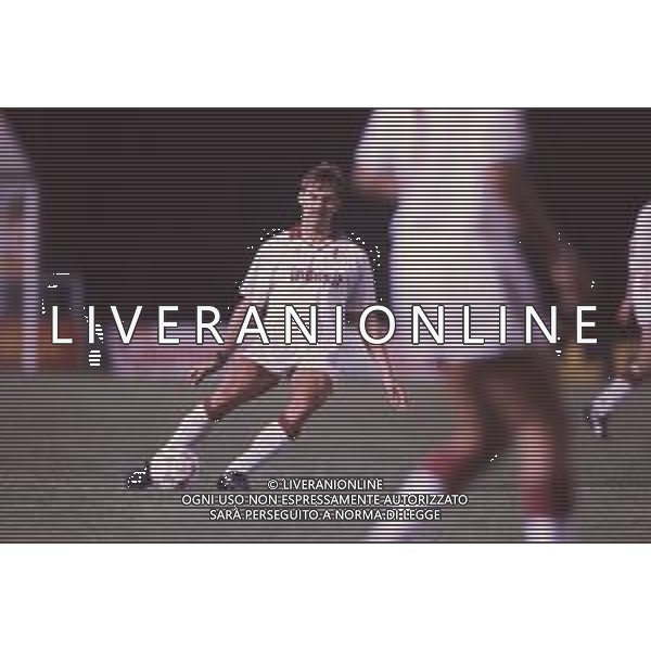 DIAP-RETROSPETTIVA MARTIN VASQUEZ CALCIATORE NELLA FOTO MARTIN VASQUEZ CON LA MAGLIA DEL TORINO CALCIO NELL\'ANNO 1990-1991 AG ALDO LIVERANI SAS