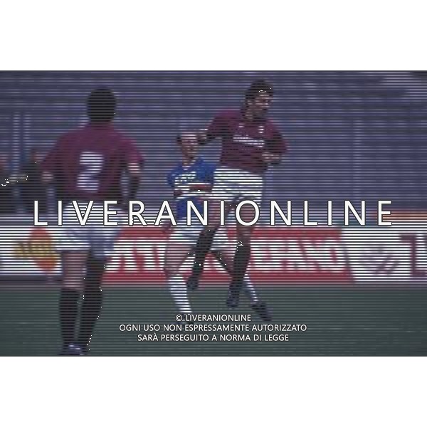 DIAP-RETROSPETTIVA MARTIN VASQUEZ CALCIATORE NELLA FOTO MARTIN VASQUEZ CON LA MAGLIA DEL TORINO CALCIO NELL\'ANNO 1990-1991 AG ALDO LIVERANI SAS