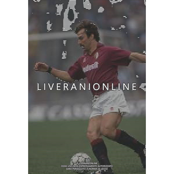 DIAP-RETROSPETTIVA MARTIN VASQUEZ CALCIATORE NELLA FOTO MARTIN VASQUEZ CON LA MAGLIA DEL TORINO CALCIO NELL\'ANNO 1990-1991 AG ALDO LIVERANI SAS