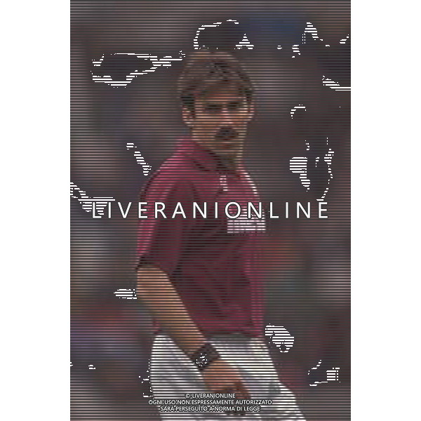 DIAP-RETROSPETTIVA MARTIN VASQUEZ CALCIATORE NELLA FOTO MARTIN VASQUEZ CON LA MAGLIA DEL TORINO CALCIO NELL\'ANNO 1990-1991 AG ALDO LIVERANI SAS