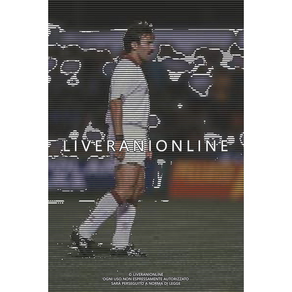 DIAP-RETROSPETTIVA MARTIN VASQUEZ CALCIATORE NELLA FOTO MARTIN VASQUEZ CON LA MAGLIA DEL TORINO CALCIO NELL\'ANNO 1990-1991 AG ALDO LIVERANI SAS