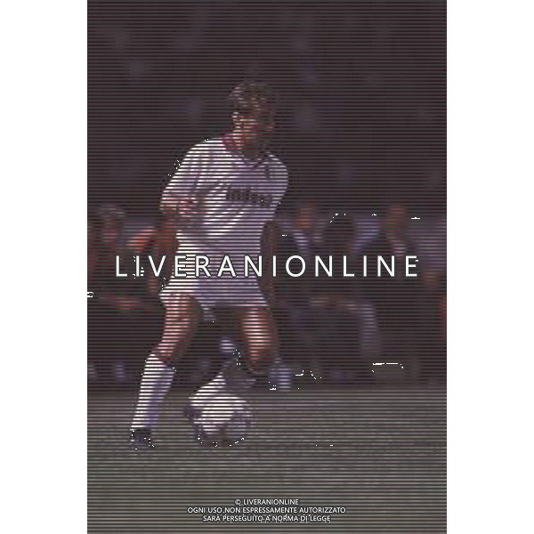 DIAP-RETROSPETTIVA MARTIN VASQUEZ CALCIATORE NELLA FOTO MARTIN VASQUEZ CON LA MAGLIA DEL TORINO CALCIO NELL\'ANNO 1990-1991 AG ALDO LIVERANI SAS