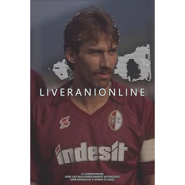 DIAP-RETROSPETTIVA MARTIN VASQUEZ CALCIATORE NELLA FOTO MARTIN VASQUEZ CON LA MAGLIA DEL TORINO CALCIO NELL\'ANNO 1990-1991 AG ALDO LIVERANI SAS