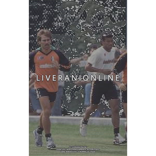 DIAP-RETROSPETTIVA MARTIN VASQUEZ CALCIATORE NELLA FOTO MARTIN VASQUEZ CON LA MAGLIA DEL TORINO CALCIO NELL\'ANNO 1990-1991 AG ALDO LIVERANI SAS