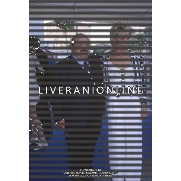 DIAP-RETROSPETTIVA MARIA DE FILIPPI CONDUTTRICE TELEVISIVA E PRODUTTRICE TELEVISIVA NELLA FOTO MARIA DE FILIPPI ALLA CONSEGNA DEI TELEGATTI A MILANO NELL\'ANNO 1994 CON MAURIZIO COSTANZO AG ALDO LIVERANI SAS