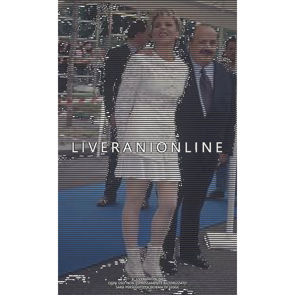 DIAP-RETROSPETTIVA MARIA DE FILIPPI CONDUTTRICE TELEVISIVA E PRODUTTRICE TELEVISIVA NELLA FOTO MARIA DE FILIPPI ALLA CONSEGNA DEI TELEGATTI A MILANO NELL\'ANNO 1994 CON MAURIZIO COSTANZO AG ALDO LIVERANI SAS