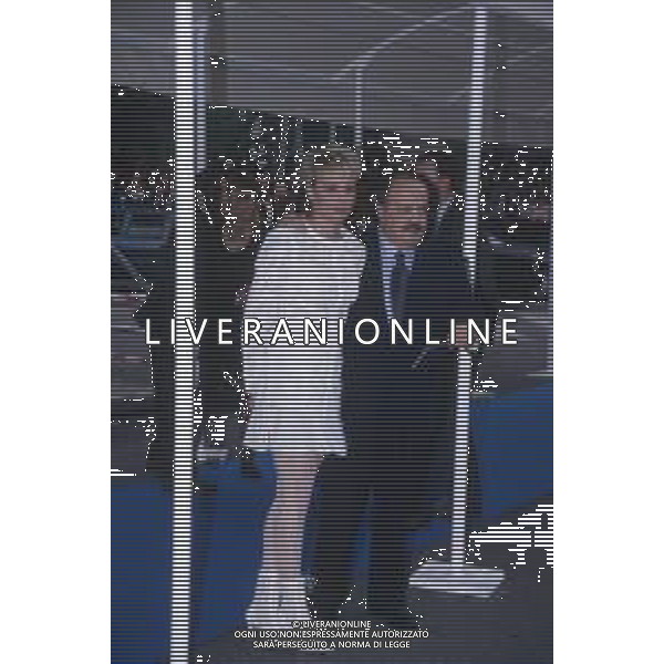 DIAP-RETROSPETTIVA MARIA DE FILIPPI CONDUTTRICE TELEVISIVA E PRODUTTRICE TELEVISIVA NELLA FOTO MARIA DE FILIPPI ALLA CONSEGNA DEI TELEGATTI A MILANO NELL\'ANNO 1994 CON MAURIZIO COSTANZO AG ALDO LIVERANI SAS
