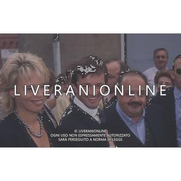 DIAP-RETROSPETTIVA MARIA DE FILIPPI CONDUTTRICE TELEVISIVA E PRODUTTRICE TELEVISIVA NELLA FOTO MARIA DE FILIPPI CON MAURIZIO COSTANZO A BERGAMO AL MATRIMONIO DI GIORGIO GORI E CRISTINA PARODI MATRIMONIO NELL\'ANNO 1995 AG ALDO LIVERANI SAS  