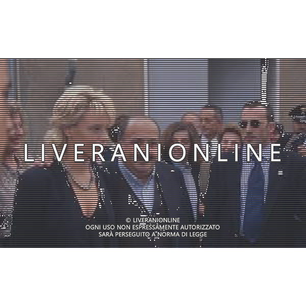DIAP-RETROSPETTIVA MARIA DE FILIPPI CONDUTTRICE TELEVISIVA E PRODUTTRICE TELEVISIVA NELLA FOTO MARIA DE FILIPPI CON MAURIZIO COSTANZO A BERGAMO AL MATRIMONIO DI GIORGIO GORI E CRISTINA PARODI MATRIMONIO NELL\'ANNO 1995 AG ALDO LIVERANI SAS  