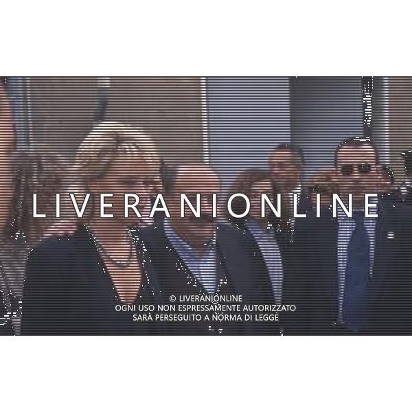 DIAP-RETROSPETTIVA MARIA DE FILIPPI CONDUTTRICE TELEVISIVA E PRODUTTRICE TELEVISIVA NELLA FOTO MARIA DE FILIPPI CON MAURIZIO COSTANZO A BERGAMO AL MATRIMONIO DI GIORGIO GORI E CRISTINA PARODI MATRIMONIO NELL\'ANNO 1995 AG ALDO LIVERANI SAS 