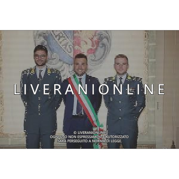 IMOLA 25 09 2025 IL NUOVO COMANDANTE DELLA GUARDIA DI FINANZA CAPITANO ALESSANDRO RUDELLA VIENE RICEVUTO DAL SINDACO DI IMOLA MARCO PANIERI IN COMUNE NELLA FOTO COMMANDANTE USCENTE CAPITANO SANTOLO PERROTTA, SINDACO DI IMOLA MARCO PANIERI E CAPITANO ALESSANDRO RUDELLA FOTO GIANNI SANNA-AG ALDO LIVERANI SAS