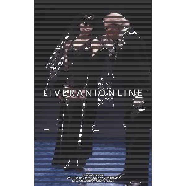 DIAP-RETROSPETTIVA GIORGIO ALBERTAZZI ATTORE NELLA FOTO GIORGIO ALBERTAZZI IN UNA COMMEDIA TEATRALE CON MARIANGELA D\'ABBRACCIO AG ALDO LIVERANI SAS