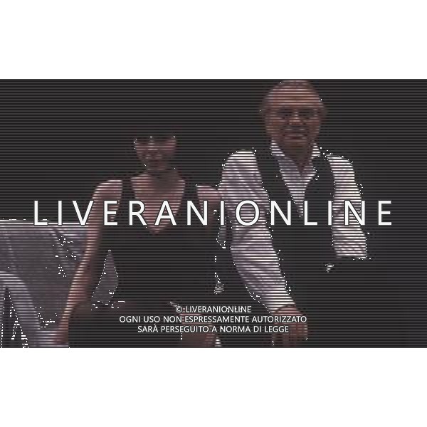 DIAP-RETROSPETTIVA GIORGIO ALBERTAZZI ATTORE NELLA FOTO GIORGIO ALBERTAZZI IN UNA COMMEDIA TEATRALE CON MARIANGELA D\'ABBRACCIO AG ALDO LIVERANI SAS