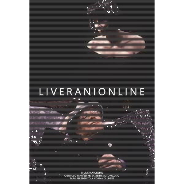 DIAP-RETROSPETTIVA GIORGIO ALBERTAZZI ATTORE NELLA FOTO GIORGIO ALBERTAZZI IN UNA COMMEDIA TEATRALE CON MARIANGELA D\'ABBRACCIO AG ALDO LIVERANI SAS