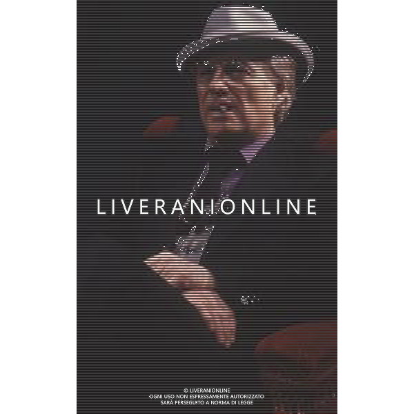 DIAP-RETROSPETTIVA GIORGIO ALBERTAZZI ATTORE NELLA FOTO GIORGIO ALBERTAZZI IN UNA COMMEDIA TEATRALE CON MARIANGELA D\'ABBRACCIO AG ALDO LIVERANI SAS