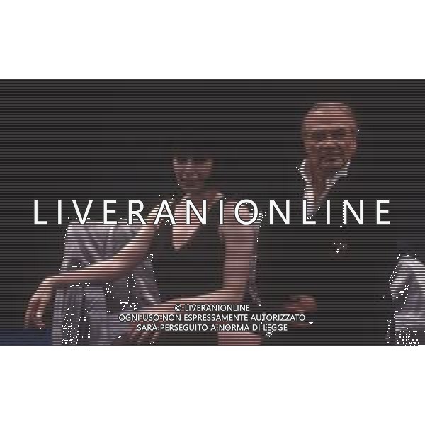 DIAP-RETROSPETTIVA GIORGIO ALBERTAZZI ATTORE NELLA FOTO GIORGIO ALBERTAZZI IN UNA COMMEDIA TEATRALE CON MARIANGELA D\'ABBRACCIO AG ALDO LIVERANI SAS